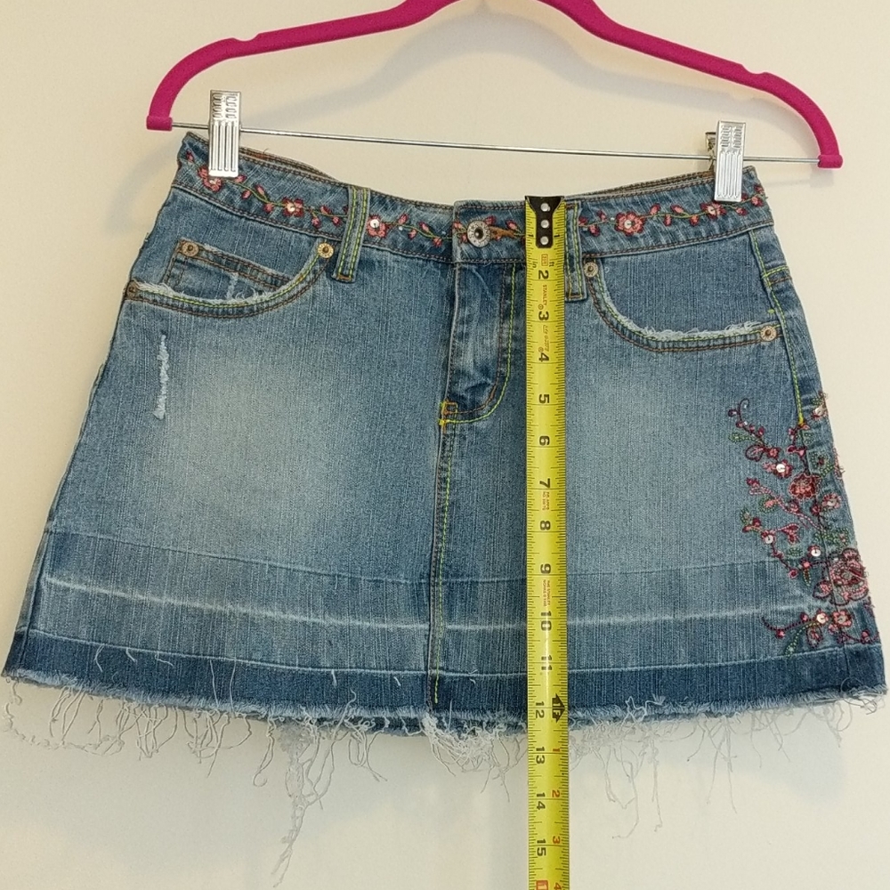 Vanilla Star mini jean flowered embroidered skirt